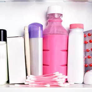 organize medicine cabinet