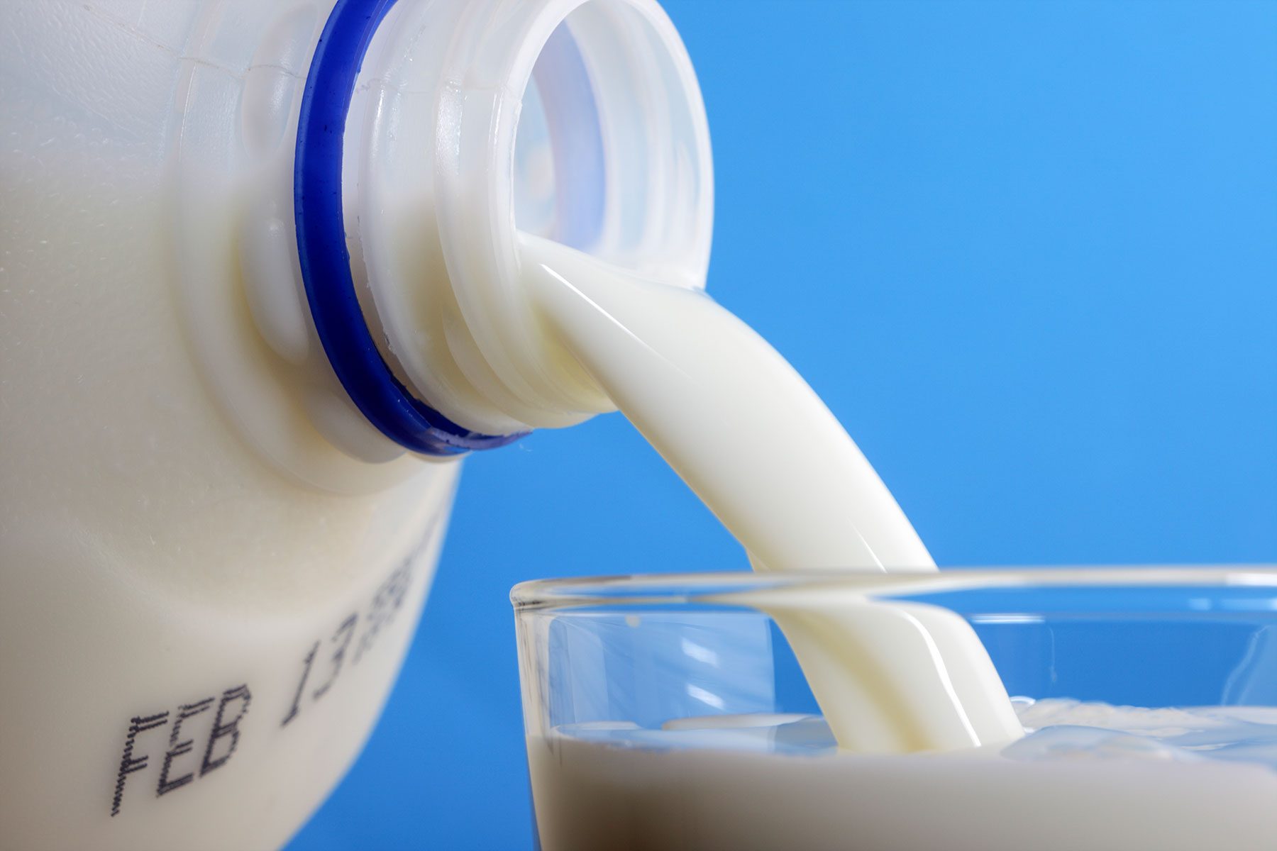 National Experts: Cow’s Milk Will Now Routinely Be Tested for This Virus